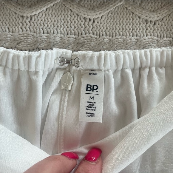 NEW! BP Brand White Rich
Balloon Sleeve Lined Mini Dress
Size Junior's medium - Picture 2 of 15